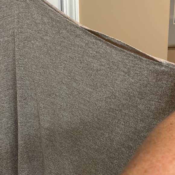 Ladies tan cape by new directions one size - Picture 3 of 4